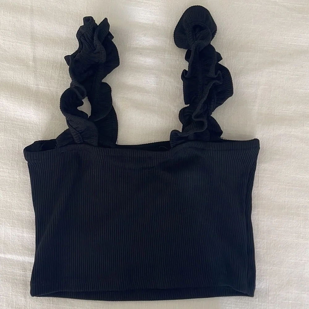 Zara Ruffle Ribbed Tank - Picture 2 of 3
